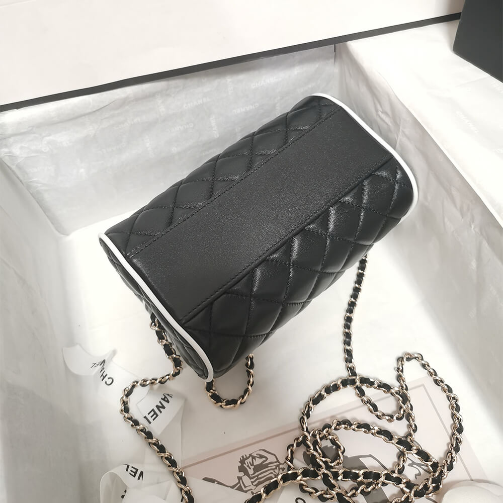 CHANEL Clutch with Chain(HIGH-END GRADE)