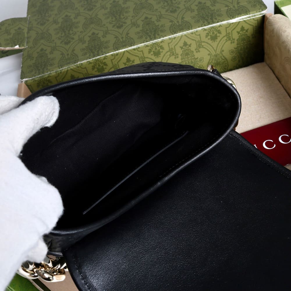 GG Emblem small shoulder bag