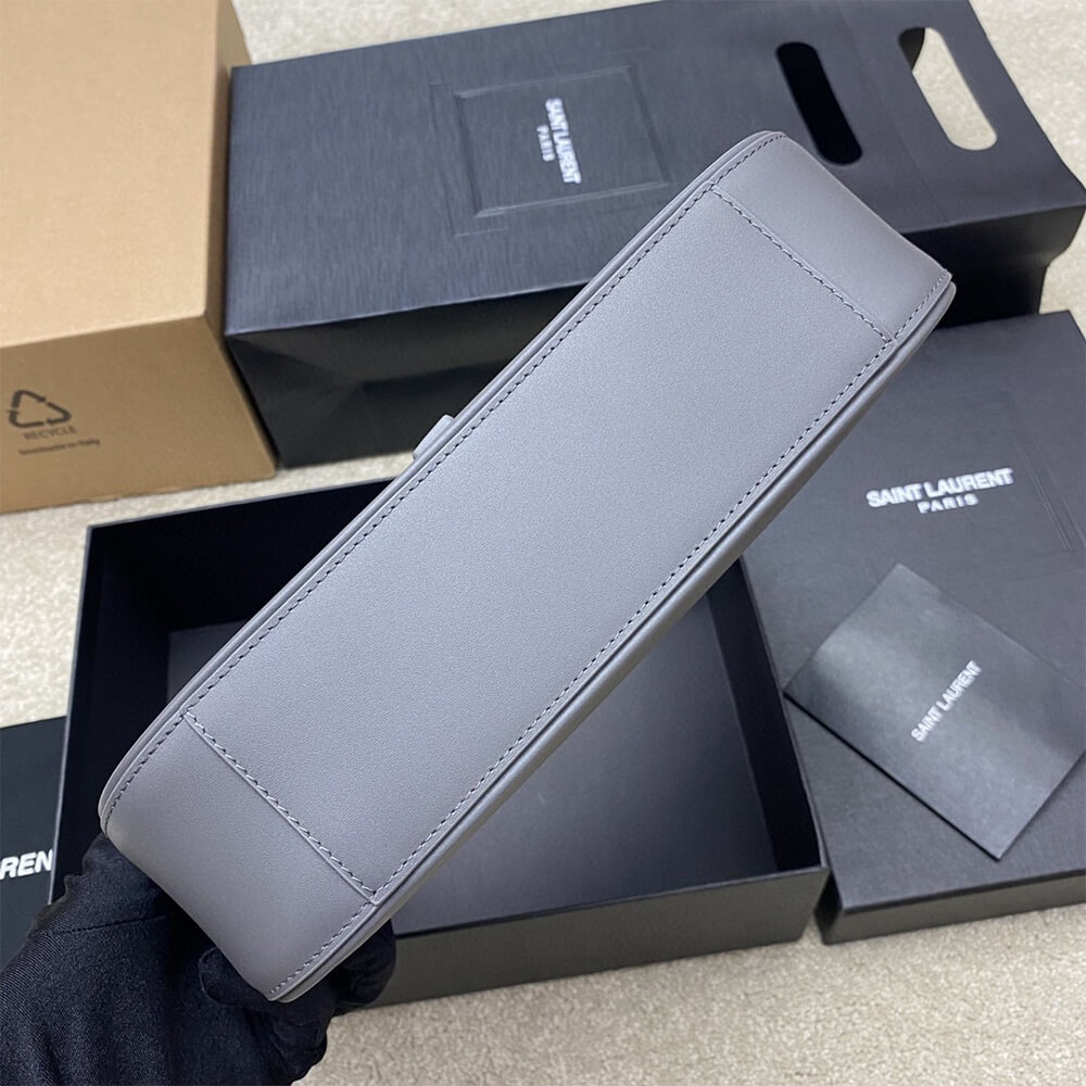 YSL le 5 a 7 in smooth leather