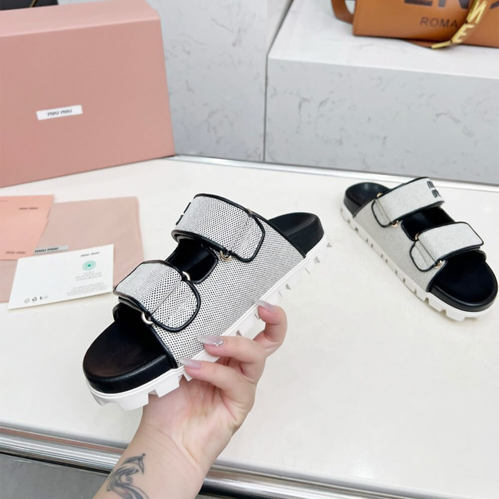 MiuMiu Canvas slides