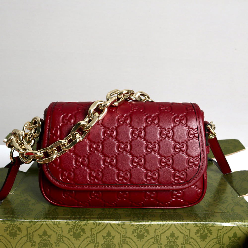 GG Emblem small shoulder bag